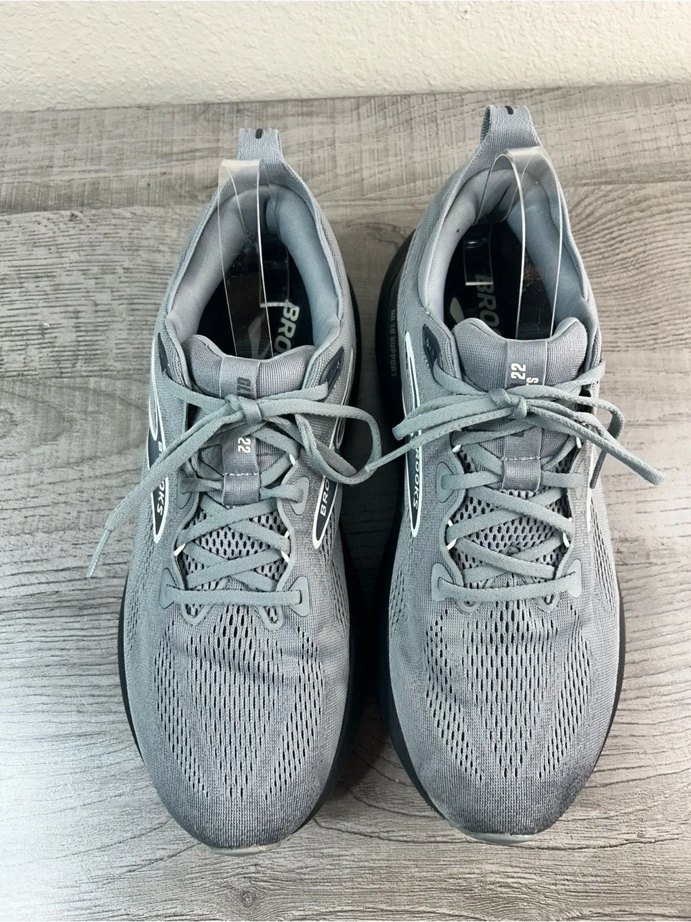 Brooks  Glycerin GTS 22 Size 13 (D)Men's Running Shoes - Gray Sneakers Athletic